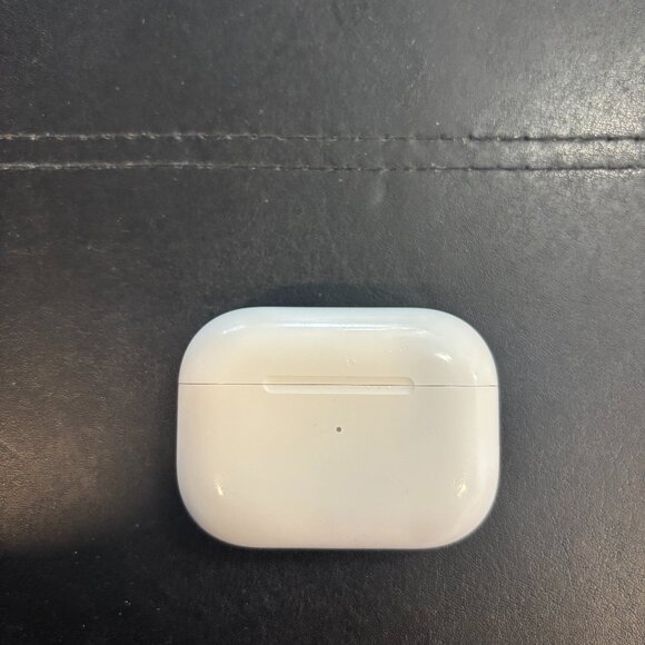AirPods Pro 1st Gen (Model A2084) - Picture 1 of 8
